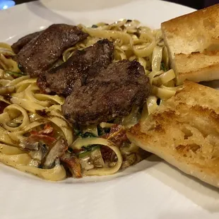 Steak fettuccine Alfredo (7/31/22)