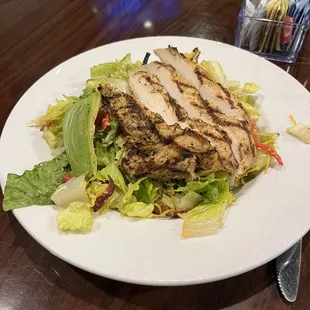 Grilled chicken southwest salad with fresh avocado. Excellent!
