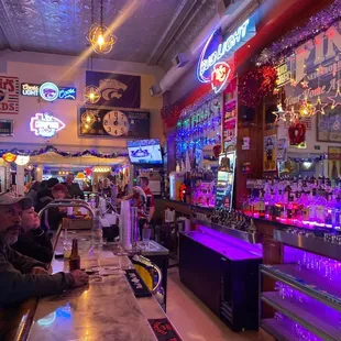 Finn's Neighborhood Pub