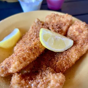 U Hook&apos;em we Cook&apos;em sheepshead fish platter with fried.