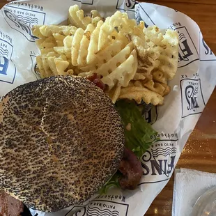 Fin&apos;s burger