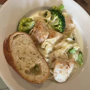 Chicken Broccoli Alfredo