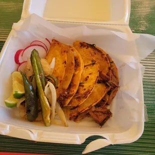 Quesobirria yummmm.... abd super chicken burritos!!!