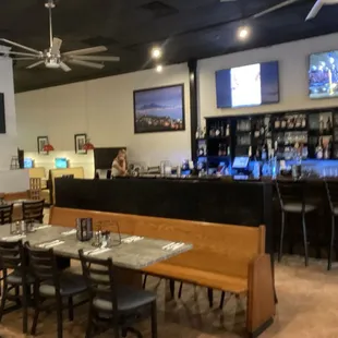 Bar and sitting area at in the Brick&apos;s