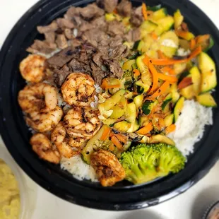 Platter Shrimp  and steak with veggies/rice