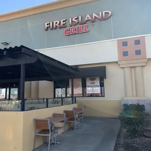 the outside of the restaurant