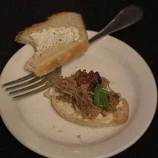 Pulled pork bruschetta