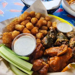 9 PC chicken wings lunch special.