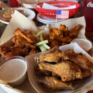 fried chicken, bbq chicken, chicken, chicken wings, bbq wings, food, fried chicken wings, chicken wings and fried chicken, poultry