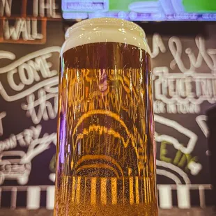 Cali Creamin&apos; on Nitro - Mother Earth Brewing Company