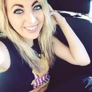 Elayna R.