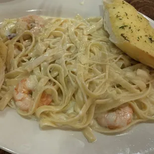 This is the worst Fettuccini Alfredo ever had lmao. Dry, no seasoning, and an extra $9 for 4 shrimp they couldn't take the tail off