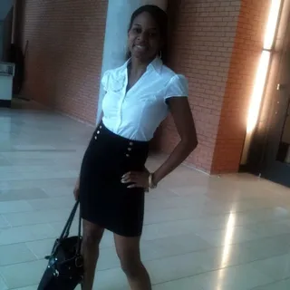 Mia B.