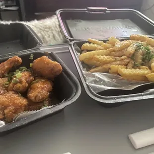 Thai chili wings, REG - GARLIC FRIES