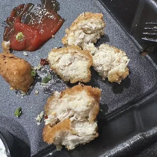 I ordered boneless wings but little did I know I was gonna get meatless wings too!!!!!!!! I just LOVE sponge wings!!