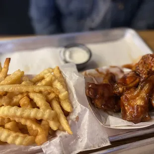 Original Bbq 6 Wing Combo with Regular Fries