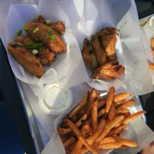 chicken wings, bbq wings, poultry, bbq chicken, fried chicken, fried chicken wings, chicken wings and fried chicken, food, chicken