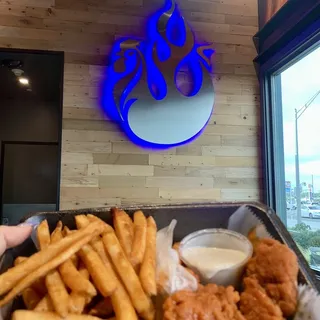 4 PC BONELESS WINGS MINI MEAL
