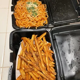 REG - GARLIC FRIES REG FRIES