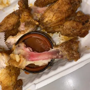 chicken wings and fried chicken, bbq chicken, fried chicken wings, food, fried chicken, poultry, chicken, chicken wings, bbq wings