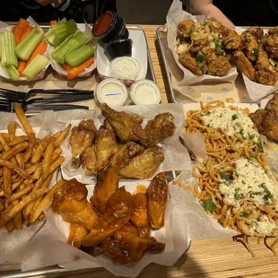 food, bbq chicken, bbq wings, poultry, chicken, fried chicken wings, fried chicken, chicken wings, chicken wings and fried chicken