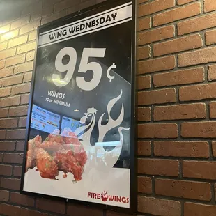 outside, chicken wings and fried chicken