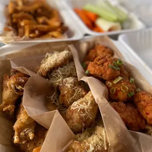 20 PACK of greatness! Lemon Pepp x 7, Garlic Parm x 6, Spicy Thai x 7! Plus fries and veggie sticks to compliment