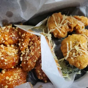 Peanut butter boneless y garlic parm boneless