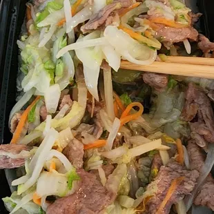 WTH NO NOODLES in chow mein???? What is this??? Why? I was most excited for this dish. It&apos;s just a soup of veggies and beef.