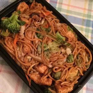 Lo mein with tofu