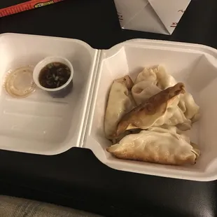 Vegetable dumplings (fried)