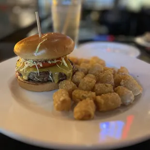Cheeseburger with Tater Tots