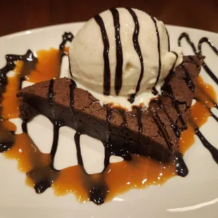 Chocolate Brownie a la mode