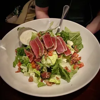 Seared Ahi Tuna*