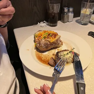 Roasted Garlic Sirloin*