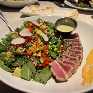 SEARED TUNA SUPERFOODS SALAD 11/22/21