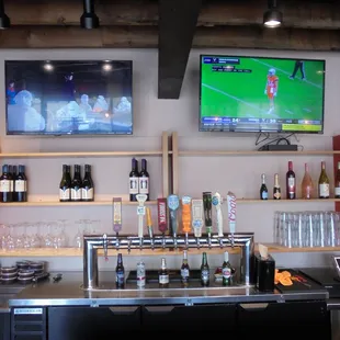 Small bar area, straight ahead when you walk in.