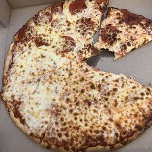 Burnt cracker crust. Ordered hand tossed.