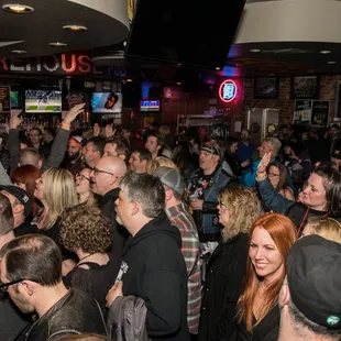 Sponge live at Firehouse Bar and Grill playing right up front and personal with their fans.  (pictures from 360 Event Productions website)