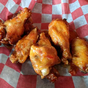 HH 1/2 dozen wings $5