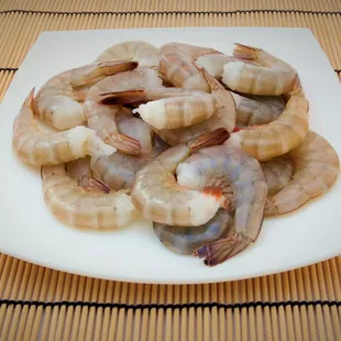 Everybody gets an ample helping of shrimp.