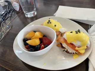 Lac Bleu Brunch Cafe