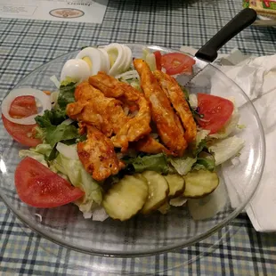 Buffalo chicken chef salad