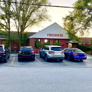 Firehouse Grille &amp; Pub