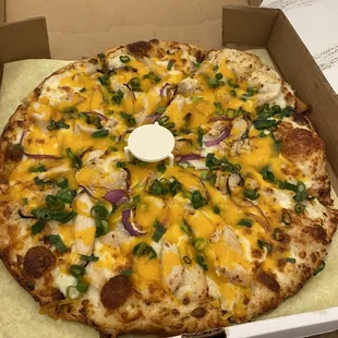 Classic Chicken Garlic Pizza