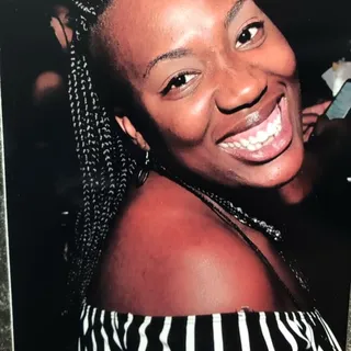 TyeElle L.