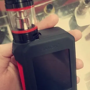 Smok G-PRIV kit
2.4&quot; touch screen
TFV8 Big baby tank
Up to 220 watts