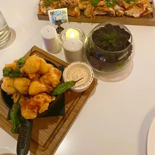 Cheese Curds with spicy Mayo &amp; Chicken Flatbread