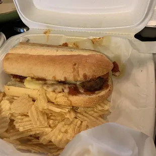 Meatball hoagie with chips