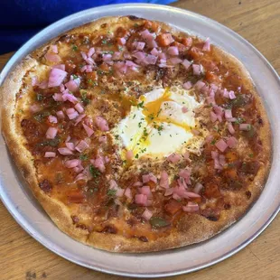 Shakshuka pizza